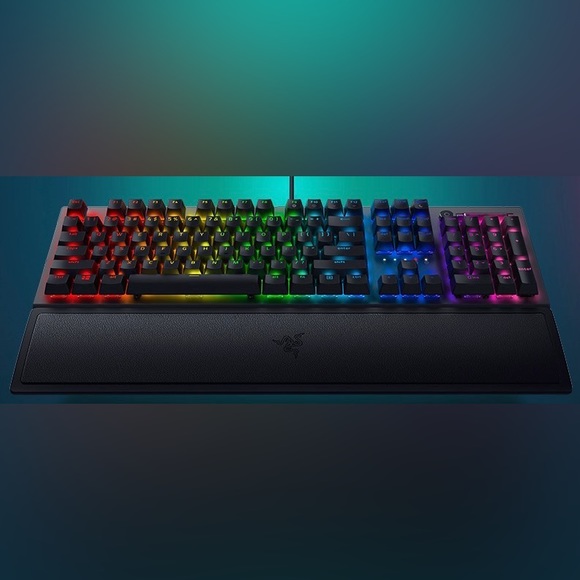 Razer BlackWidow V3 Mechanical Gaming Keyboard - Picture 1 of 3